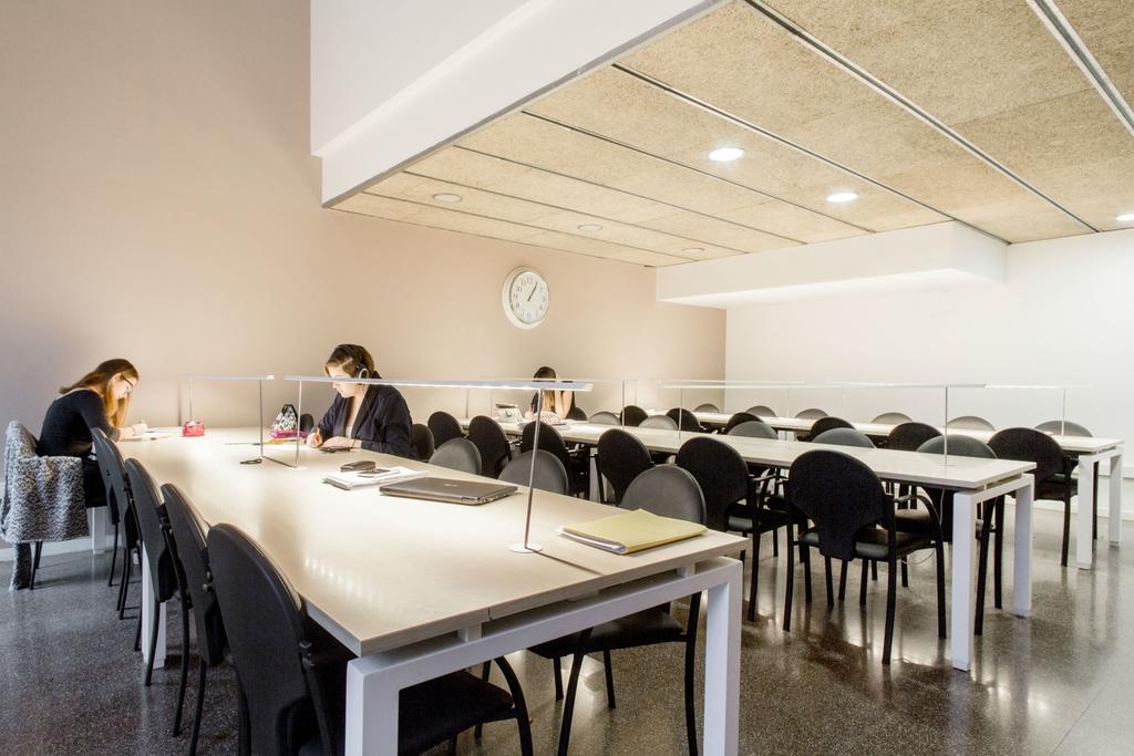 Residencia Universitaria Resa La Ciutadella Barcelona Bagian luar foto